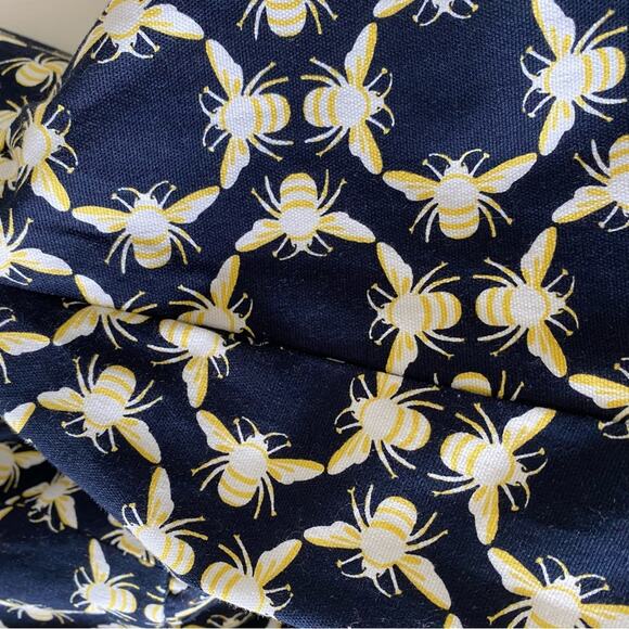 NWT Crown & Ivy Medallion Bee Print Fit and Flare Dress Sleeveless Size 4P - Picture 9 of 11